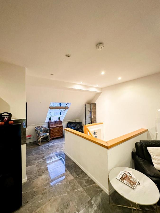Downtown Theatre Apartment